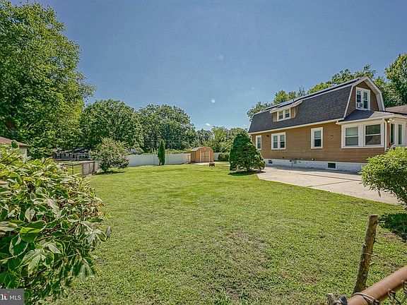 3rd image of 620 Oak Ave