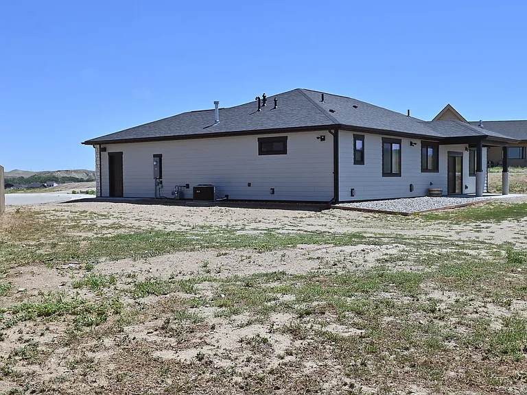 1495 Oxbow Dr — Photo 5
