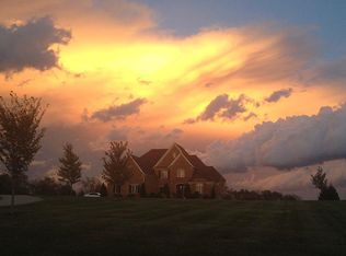 111 Stirling Ln, Versailles, KY