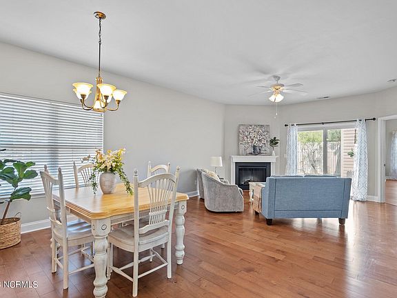 3rd image of 1501 Honeybee Ln