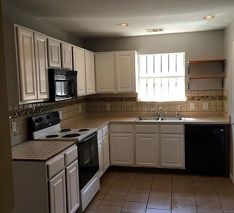 5th image of 4614 Blue Meadow Dr