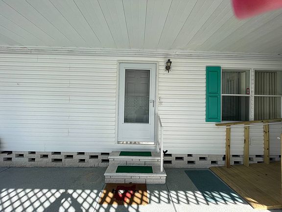 5th image of 2522 Lake Haven Dr