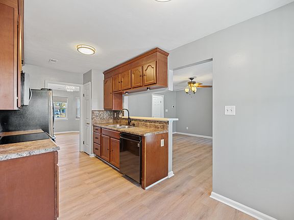 3rd image of 1093 Valencia Ct