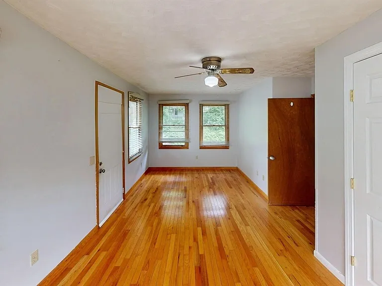9 Brookdale St #2 — Photo 6