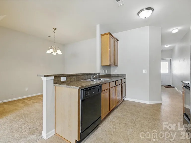 4226 Lotts Pl — Photo 9