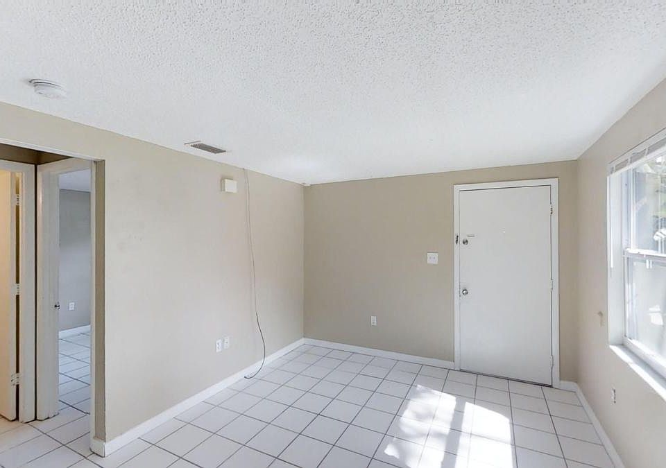 1st image of 2651 N Tuttle Ave