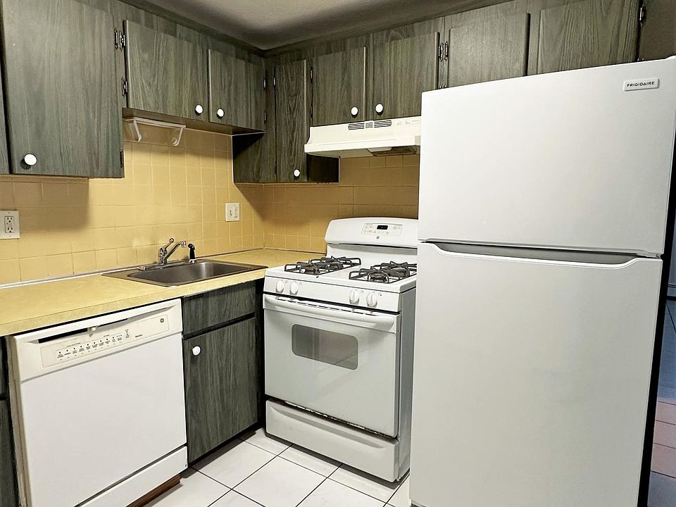 1st image of 362 Centre St #5B