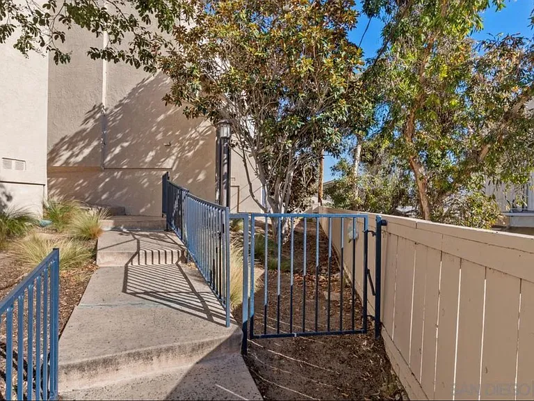5653 Riley St #102 — Photo 26