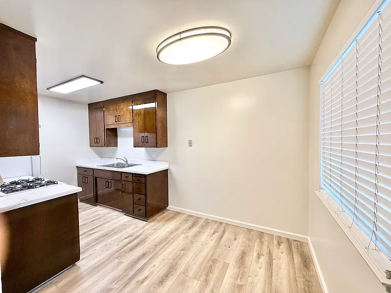633 Stewart St #22 — Photo 6
