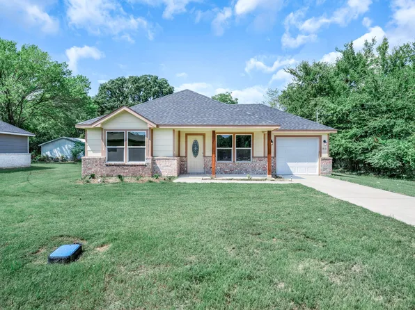 913 Redoak Dr, West Tawakoni, TX 75474