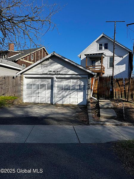 3rd image of 408-410 Manning Boulevard