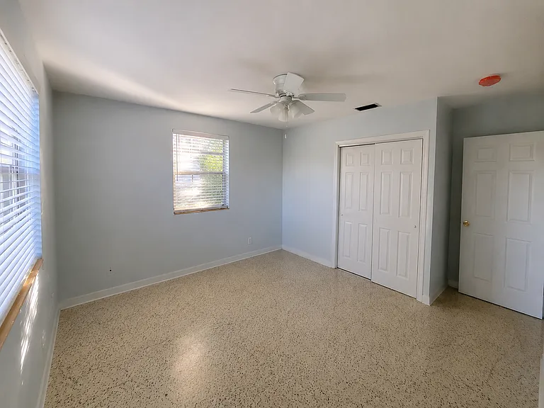 1145 Cordova Ave — Photo 11