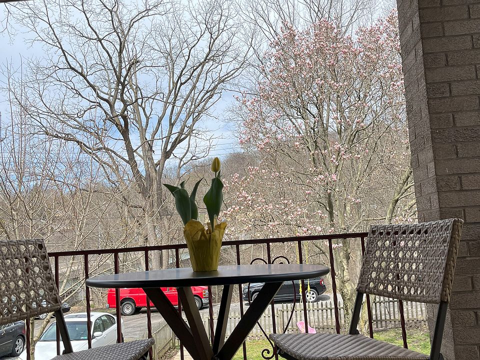 Backporch 

dine out on Back Porch