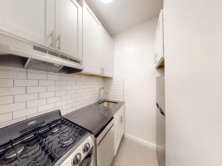 311 E 85th St #3A — Photo 5