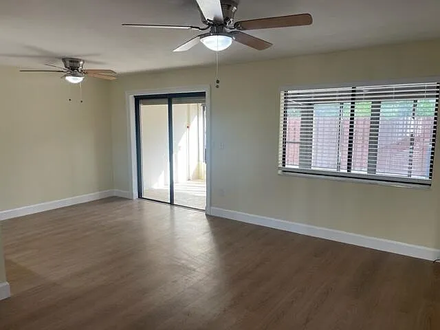 2 bed, 2.5 bath, 1220 sqft, $2,300 — Photo 2