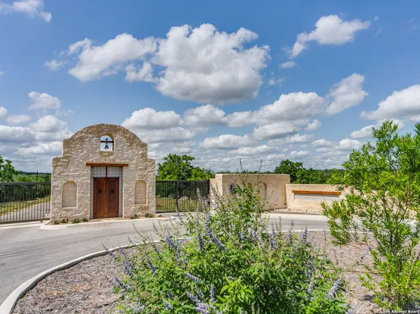 32624 Tierra Robles Drive, Bulverde, TX 78163