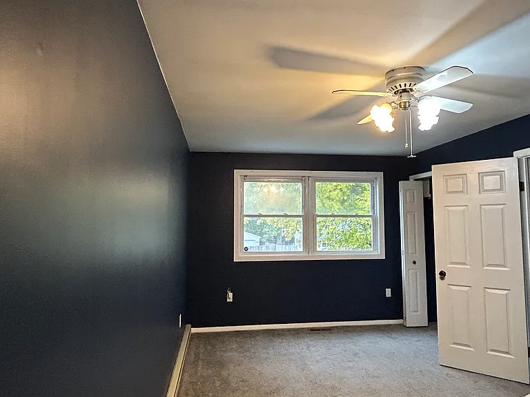 516 N Church St — Photo 5