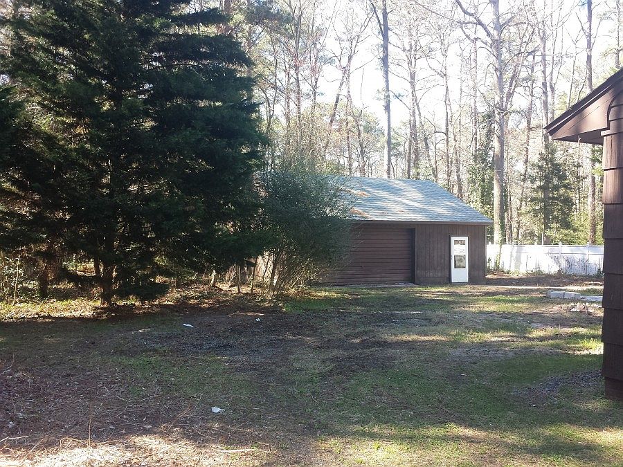 2nd image of 1304 Woodland Rd