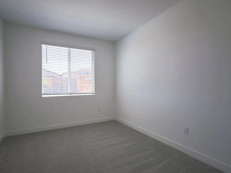 3068 W Orco Ln — Photo 31
