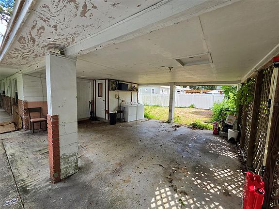 3rd image of 38528 9TH AVENUE
