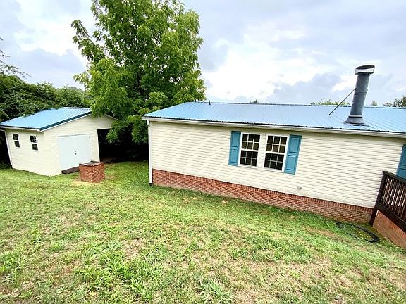 3rd image of 1517 Hollow Springs Way
