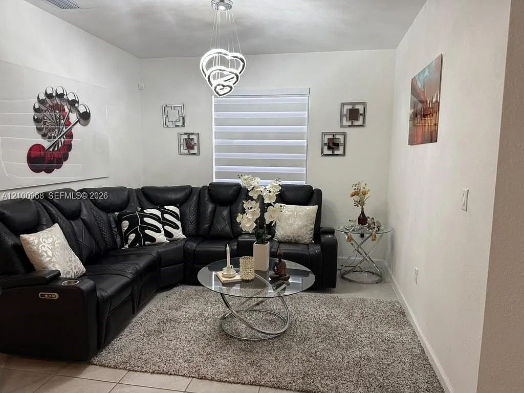 Estates At Silver Palm — Photo 4
