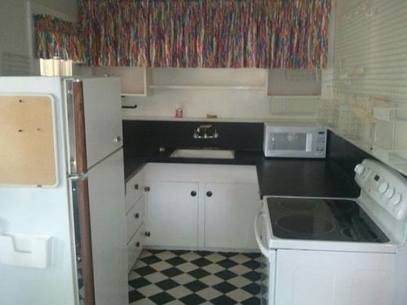 4th image of 1326 N Bronough St