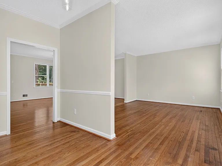 2027 Riding Ridge Rd — Photo 7