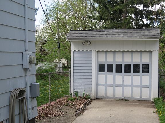Garage has a new roof 