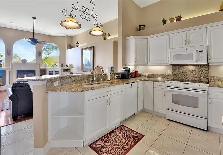 384 Caddie Dr — Photo 16