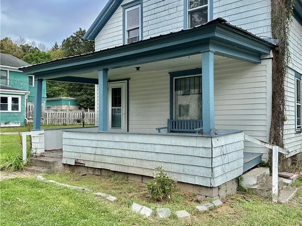 16 Taylor St, Oxford, NY 13830