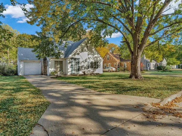 1212 SW Collins Ave, Topeka, KS 66604