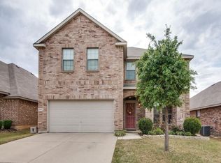 3944 Hunter Peak Rd, Roanoke, TX 76262
