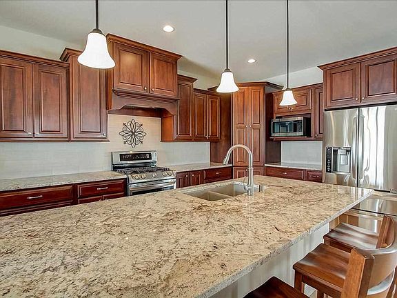 5th image of 9106 Silverstone Ln