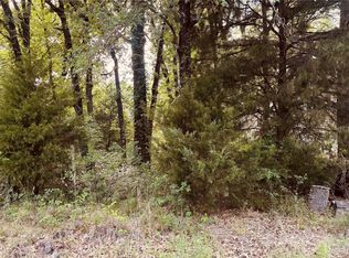 141 Elk Cove Dr, Mabank, TX 75156