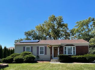7660 Walnut Ave, Woodridge, IL