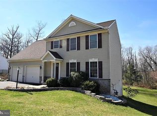 1856 Pin Oak Dr, Spring Grove, PA 17362
