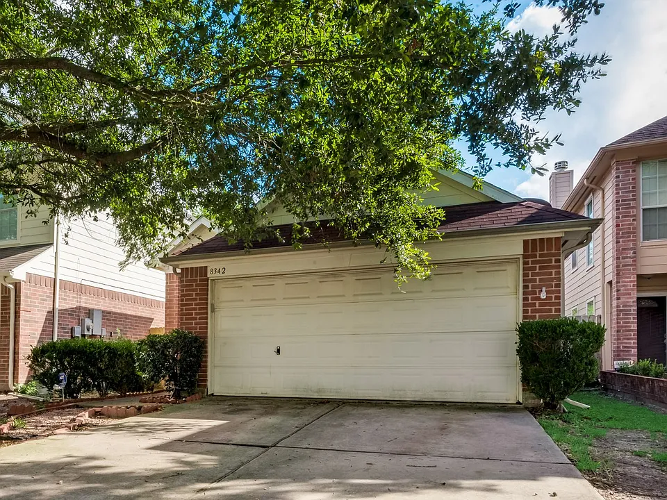 8342 Fuqua Gardens Dr