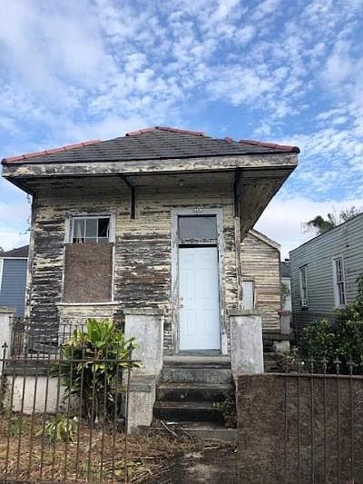 1st image of 2431 Philip St