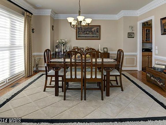5th image of 102 Jersey Ln