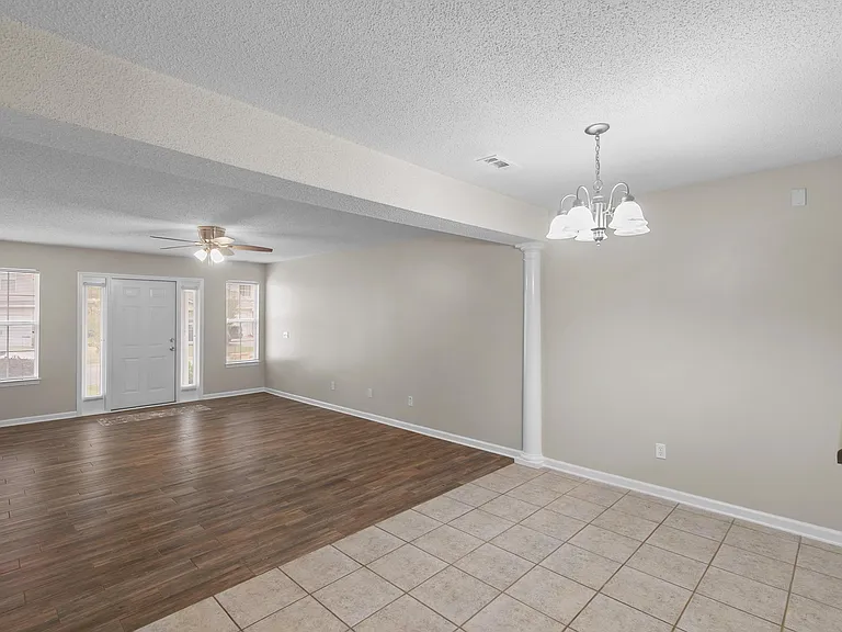 110 Creeke Ln — Photo 7