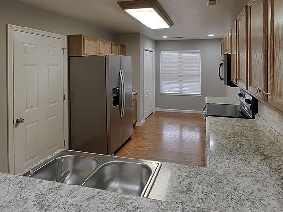 5th image of 6726 La Christa Way