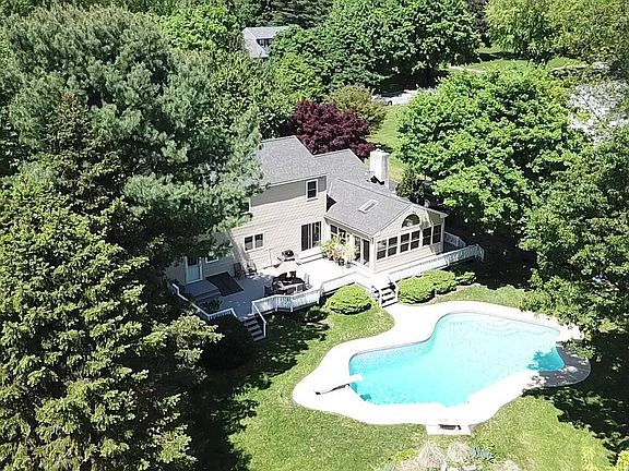 3rd image of 63 Crosskeys Dr