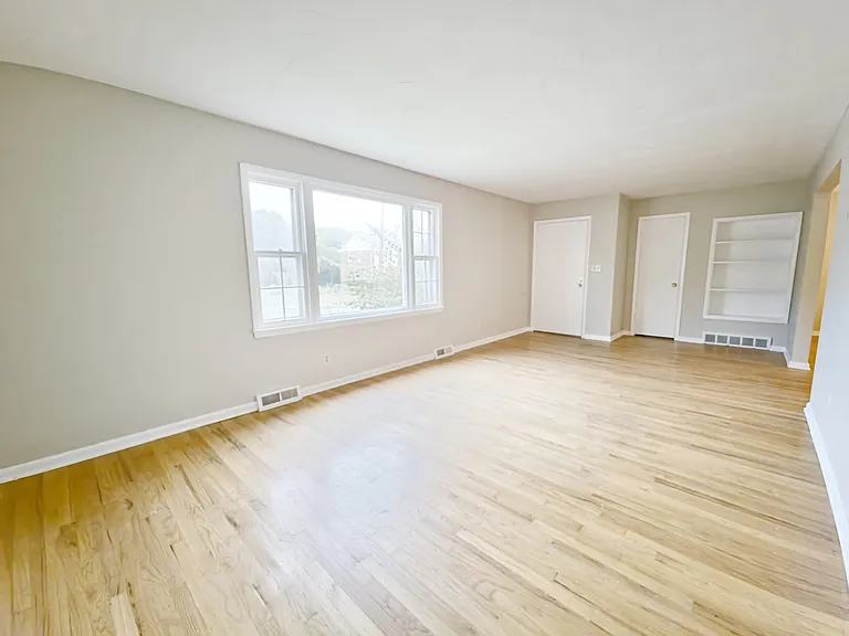 3427 Westbury Rd #1 — Photo 2