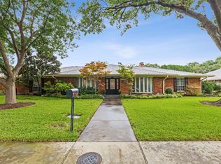 3831 Waldorf Cir, Dallas, TX 75229