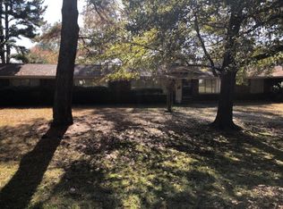 2318 Pine Hill Dr, Pine Bluff, AR 71603