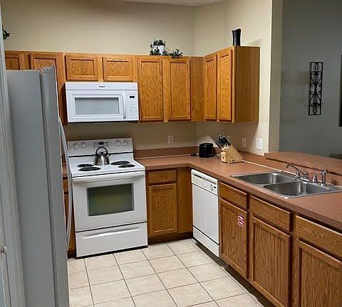 3rd image of 2896 Oakwater Dr