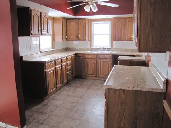 404 Kentucky St, Walkerton, IN 46574