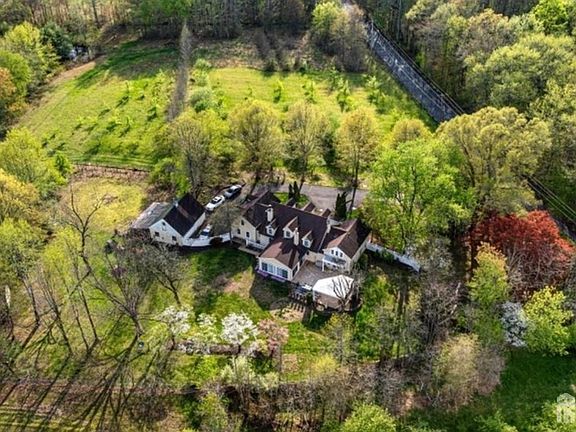 3rd image of 325 Matchaponix Rd