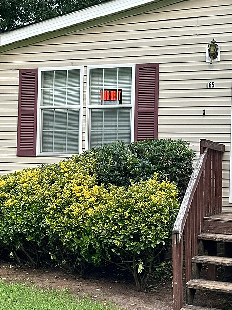 3 bed, 2016 sqft, $1,800 — Photo 2